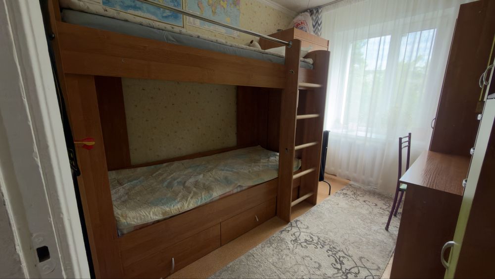 Детский гарнитур с двухярусной кроватью