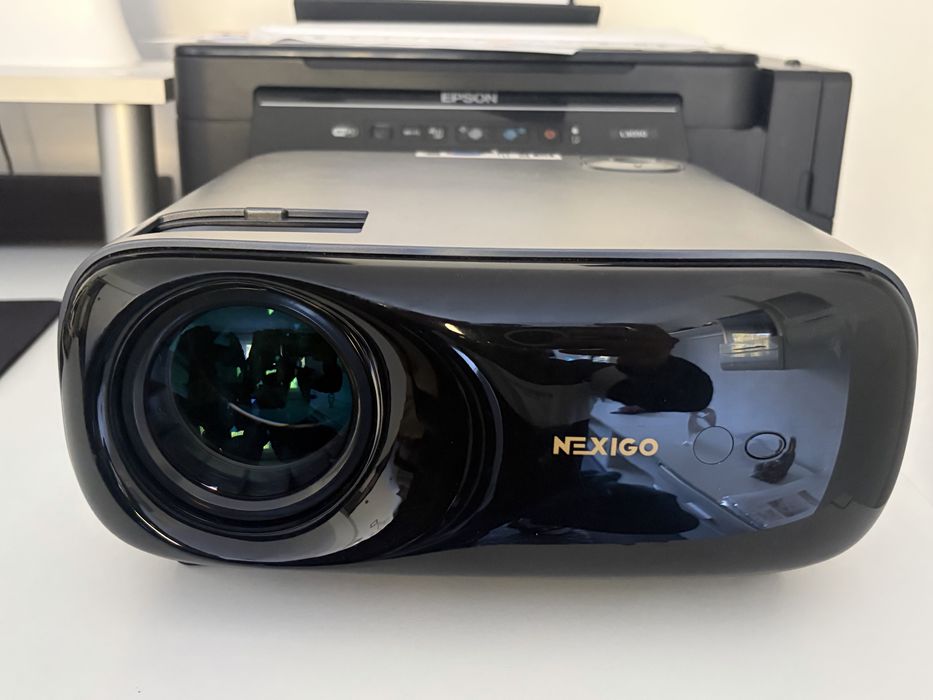 Videoproiector Full HD NexiGo PJ40 – Culori vii, imagine impecabilă 1080p