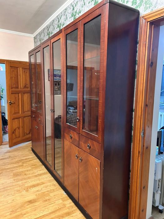 Книжный сервант б/у