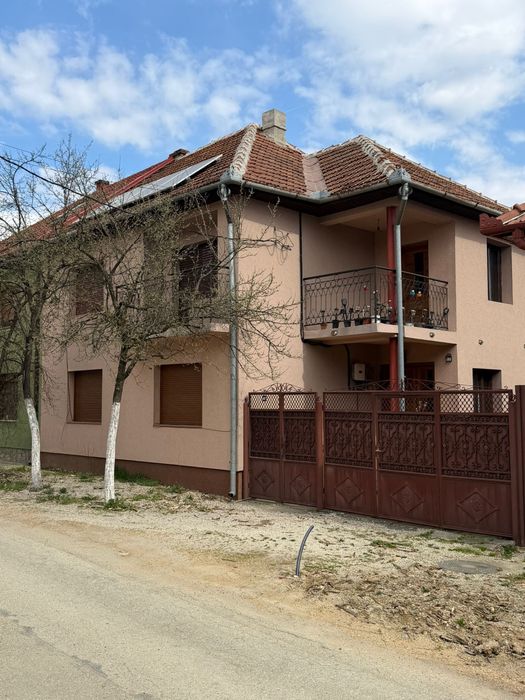 Casa de vanzare