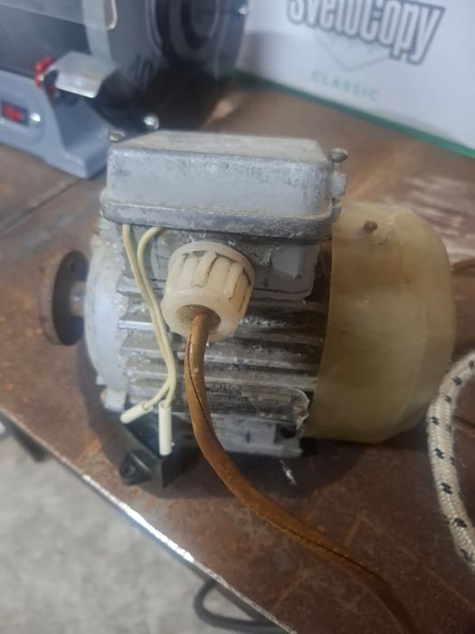 Продам электродвигатель