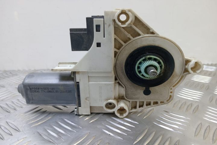 Motoras macara  stanga fata 4F0959801B Audi A6 4F/C6