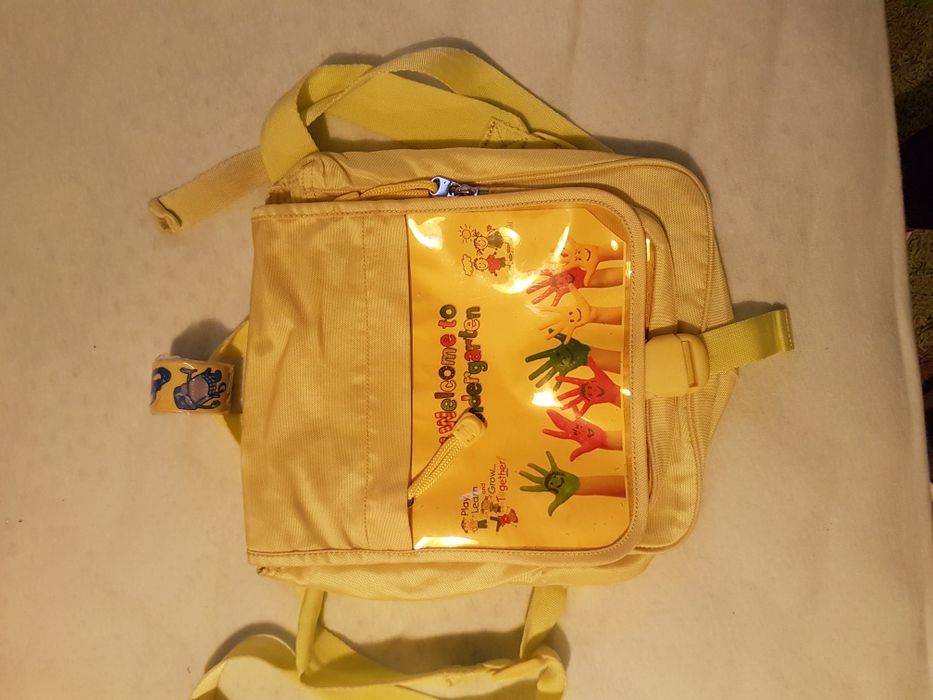 Детска раничка на Benetton