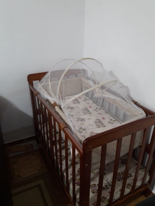 Продам кровать манежку