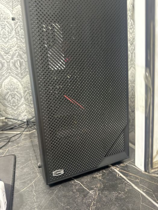 Компьютер с полным комплектом