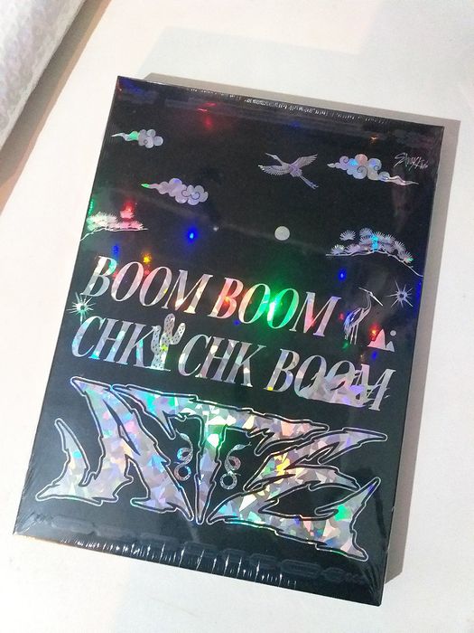 Продам альбом Stray Kids