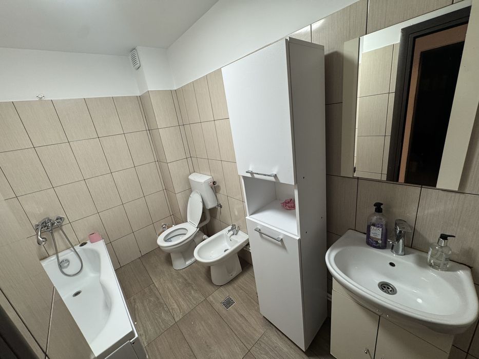 Inchiriez apartament 3 camere Grui