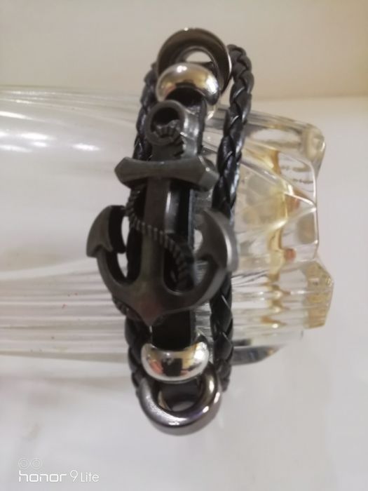 Продавам кожени и въжени унисекс гривни с котви и зодия Стрелец