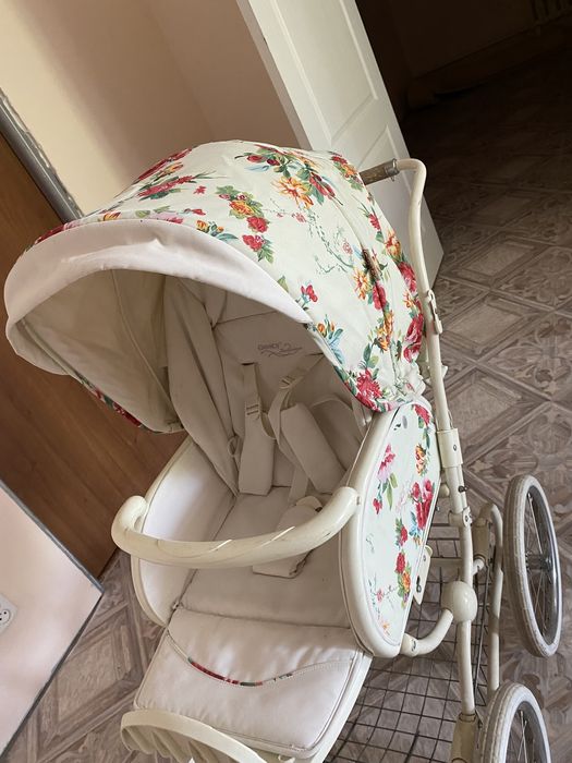 Продам коляску Геоби  с отличном состоНии