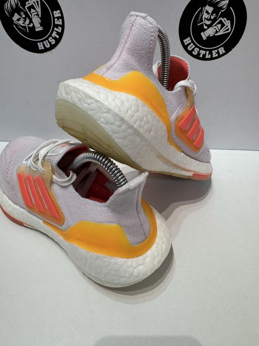 Маратонки ADIDAS ULTRA BOOST 22 W.Номер 36