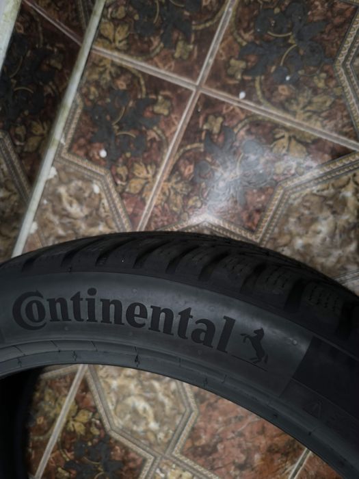 245 40 R19 Continental M+S Anvelope