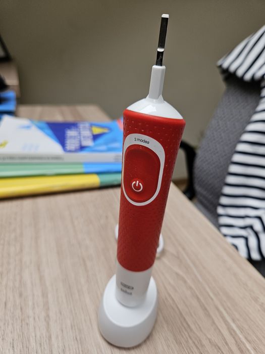 Periuța electrică Oral B