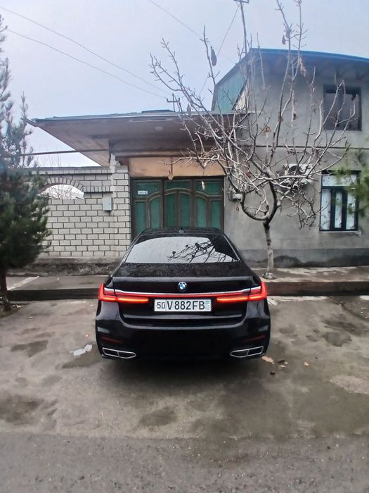 BMW 740 ( M 7 ) 2009