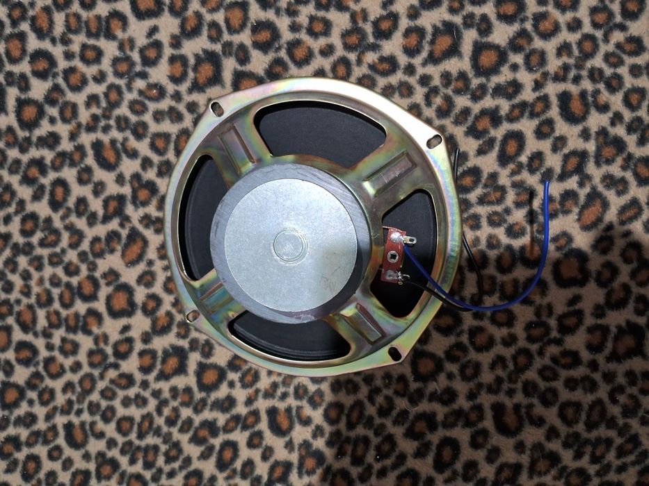 Разные динамики.