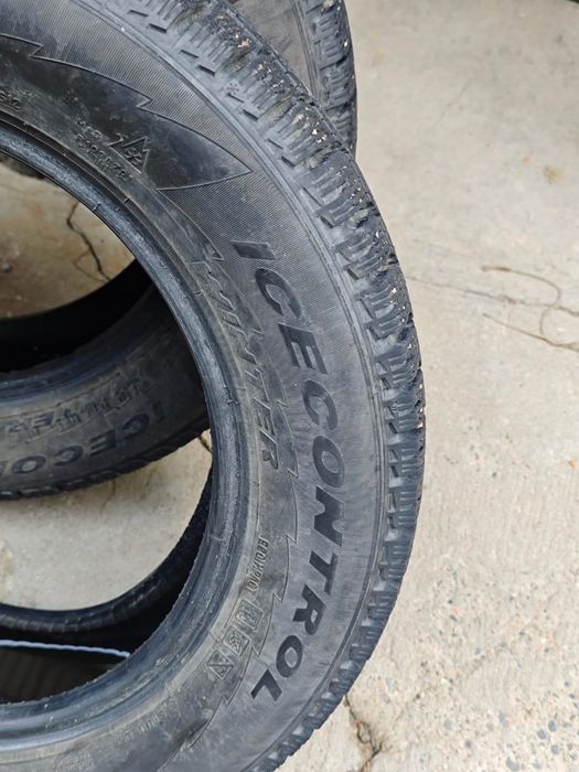 Pirelli Ice Control 285/65 R15 Шины