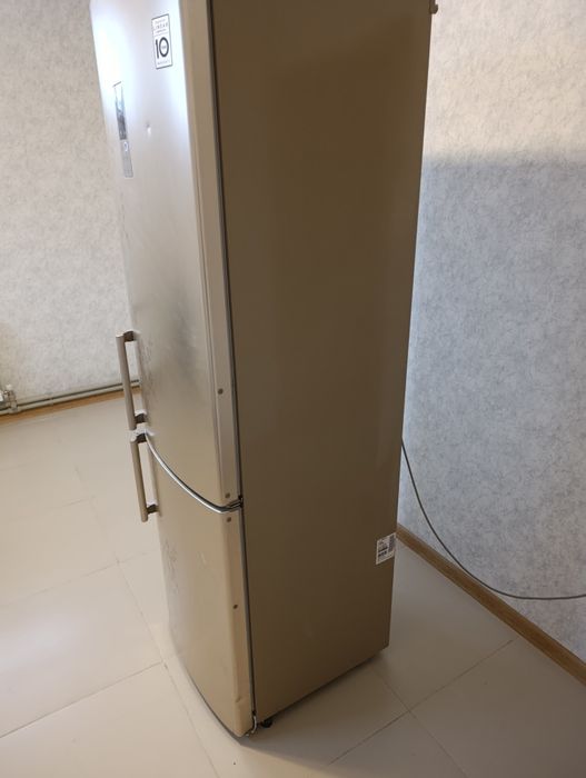 Холодильник LG продам