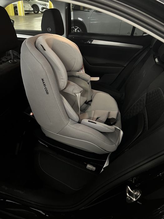 Столче за кола Maxi Cozi Pearlpro2 i-size + база за кола Familyfix3