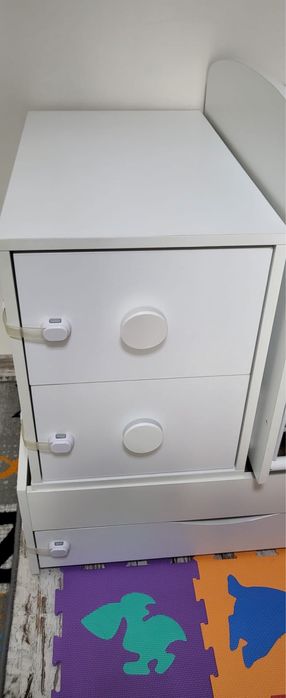 Vand patut copii transformabil din lemn cu 5 sertare