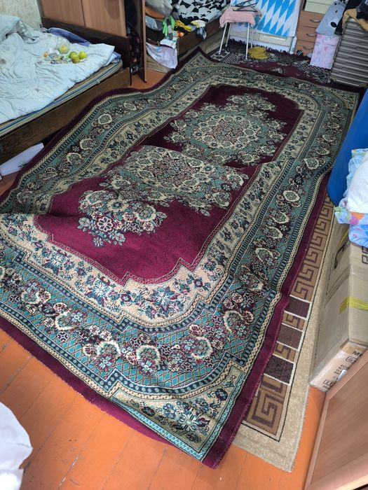 Продам ковры две штуки