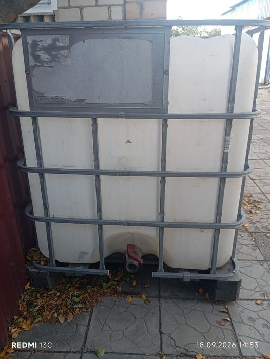 Продам кубовую емкость