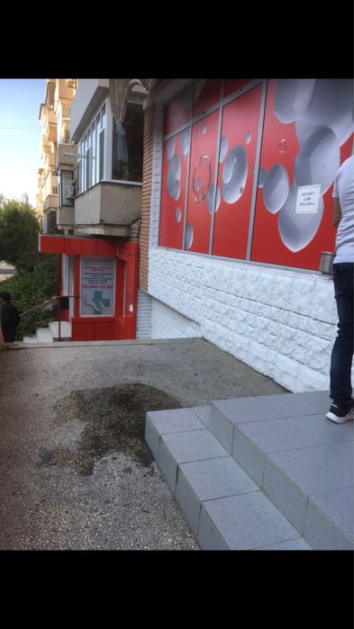 Ofer spre vanzare sau inchiriere un spatiu comercial stradal