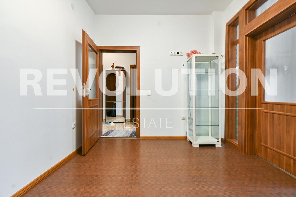 Дава се под наем Тристаен апартамент в София, Център - 102 кв.м за 1000 € - Снимка #6