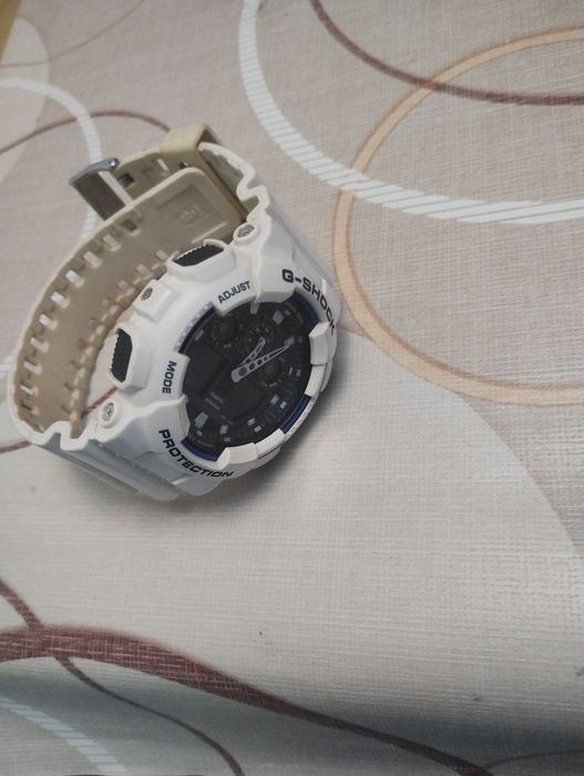 Часовник G-Shock