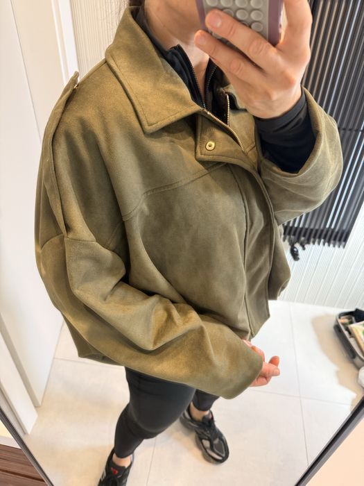 Geaca la fel ca cea de la Zara modelul viral