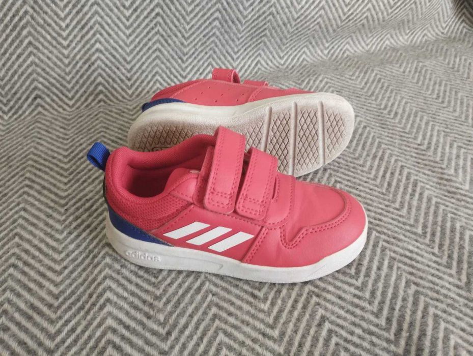 Adidas кожени маратонки номер 25