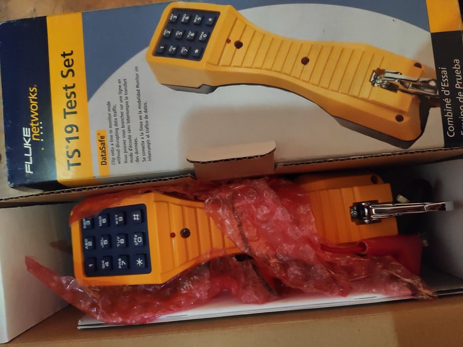 Телефон и аксесуары