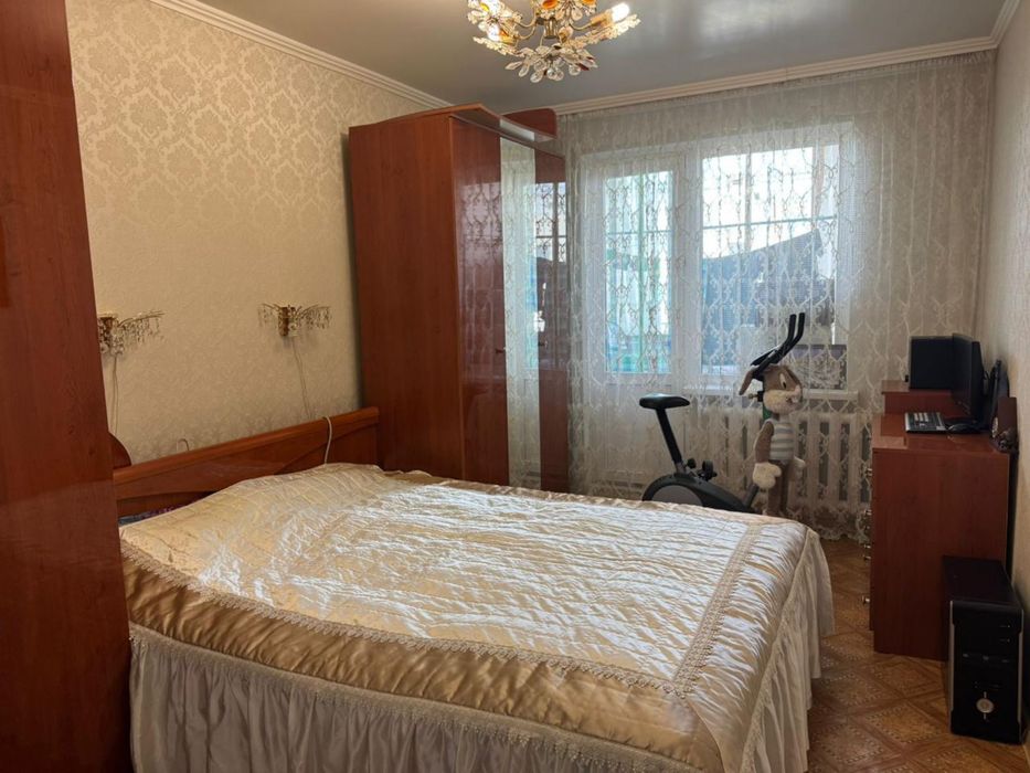 Продам спальный гарнитур