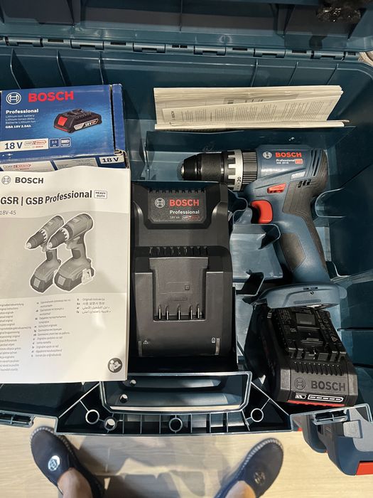 Filetanta cu percutie Bosch GSB 18v-45 cu 2 ac+ inc + acc-Sigilata