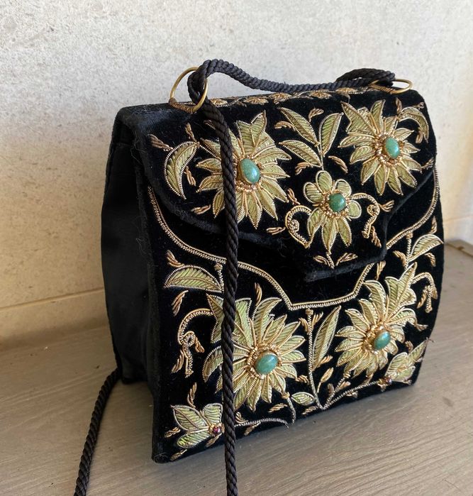 set geanta si curea, broderie manuala si pietre semipretioase