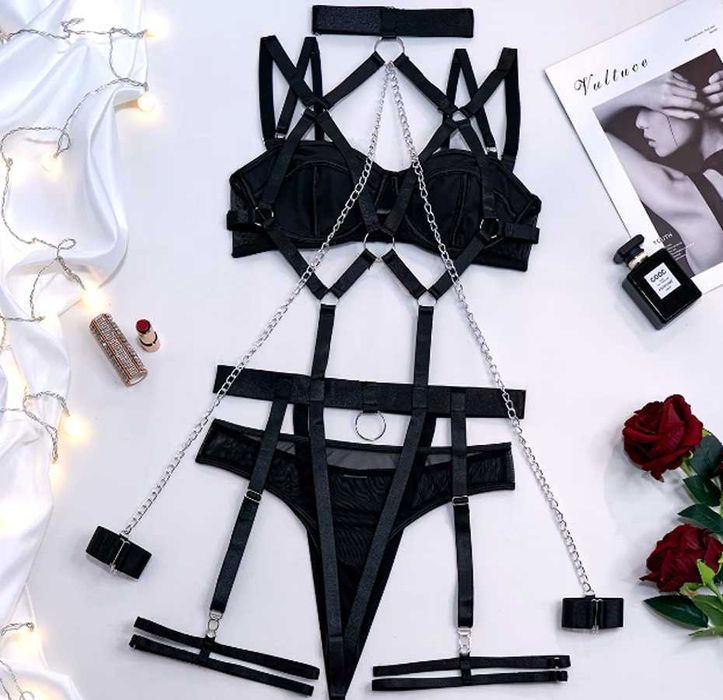 Ново! Секси черно бельо, бандажните ленти с верижката не са включени!