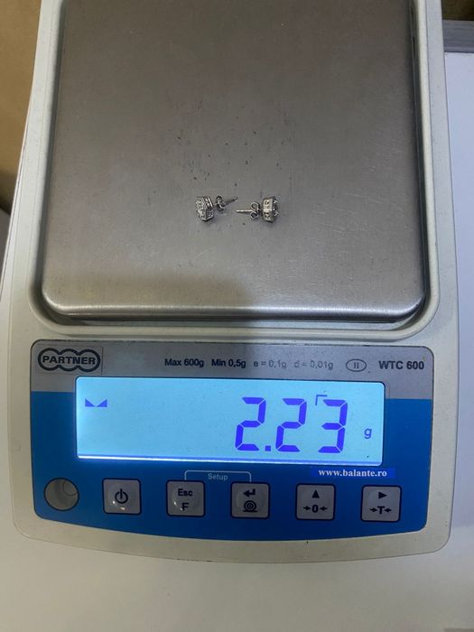 Cercei cu pietre prețioase din aur de 14K Amanet BKG