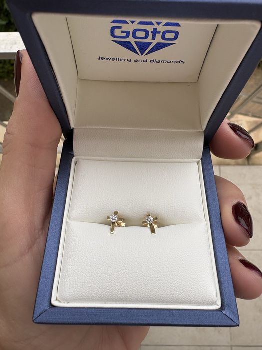 Златни обеци с диамант