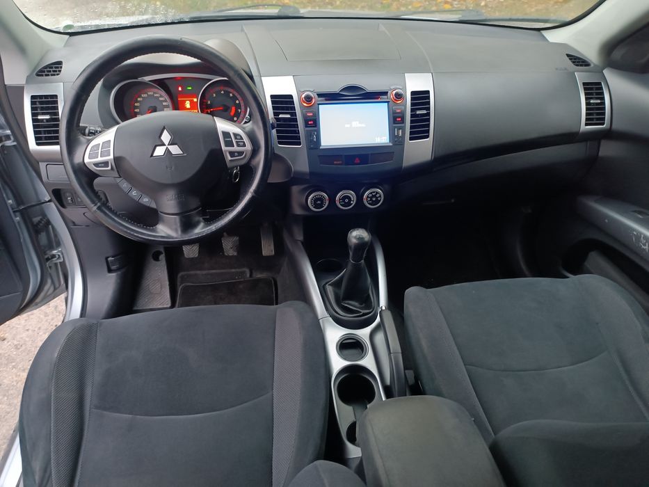 Mitsubishi.  Outlander 2.4 бензин