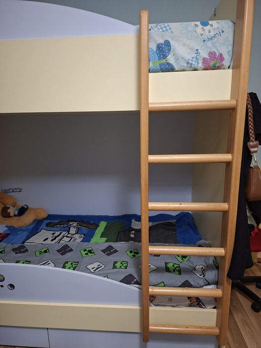 Двуетажно детско легло