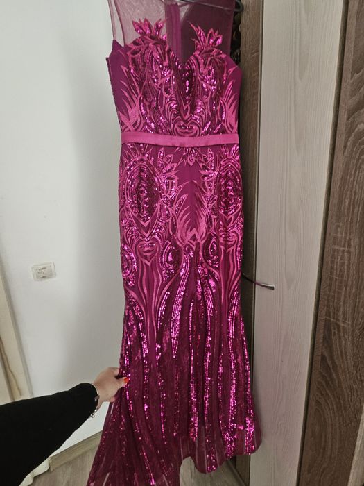 Rochie de seara, tip sirenă