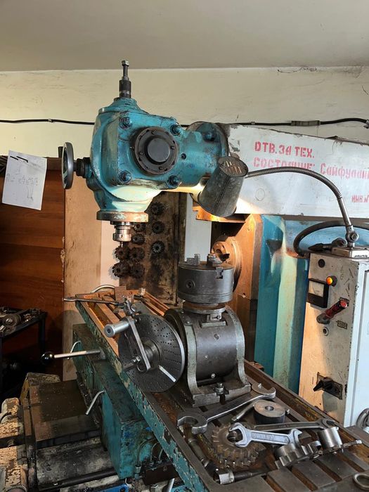 Станок фрезерный модель 6к82ш.