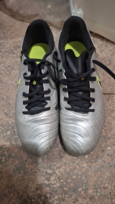 Бутонки Nike Tiempo