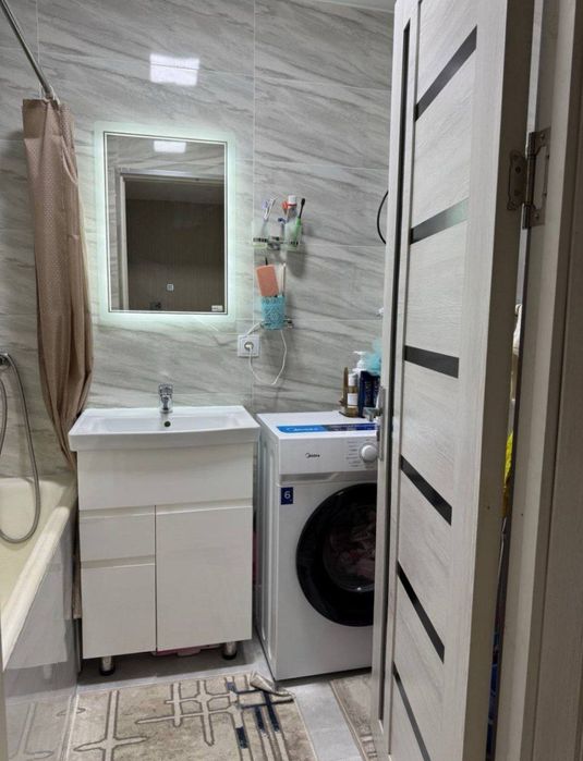 Юнусабад 11 - 2/4/4    балкон 2/6.  58м²