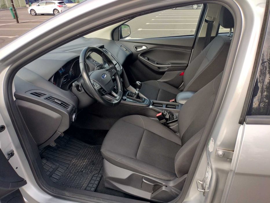 Ford Focus / An 2016 / Inmatriculat RO 11 NOV / Scaune Incalzite/ Navi