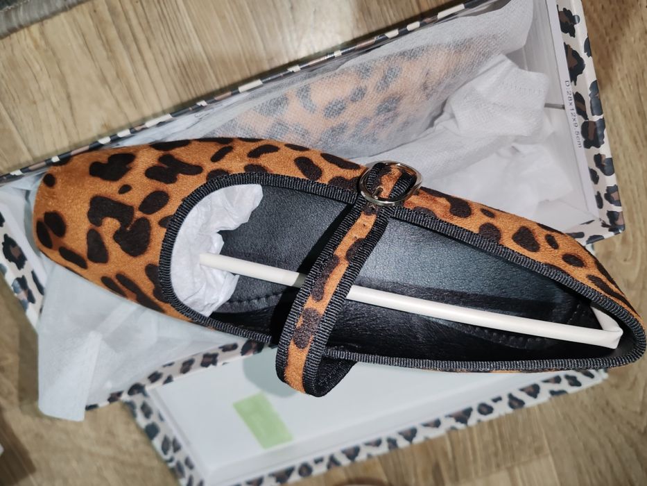 Продам туфли новые размер35