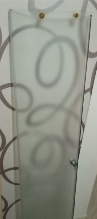 Продаю стекло душевой!
