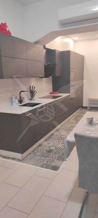 Продава се Тристаен апартамент в София, Център - 100 кв.м за 3890 €/кв.м - Снимка #11