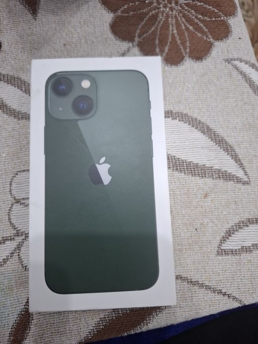 Срочно продам айфон 13 мини.