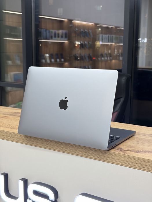 MacBook Pro 13 M2 8/256 gb | iStatus