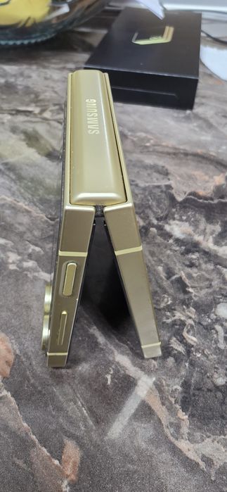 Samsung z flip 6