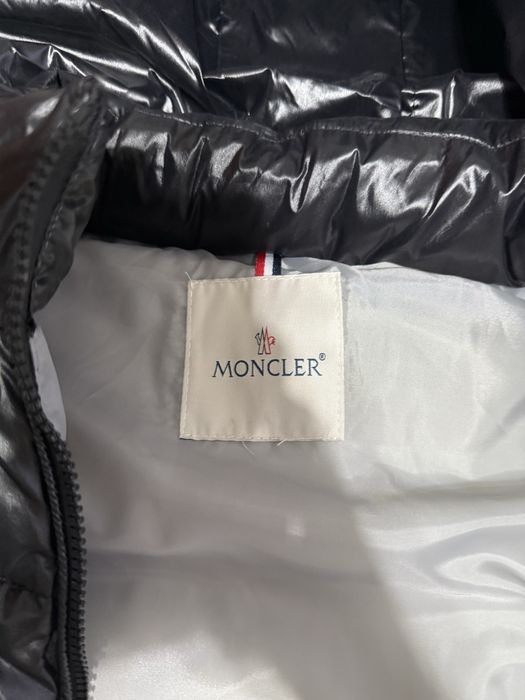 Moncler безрукавка
